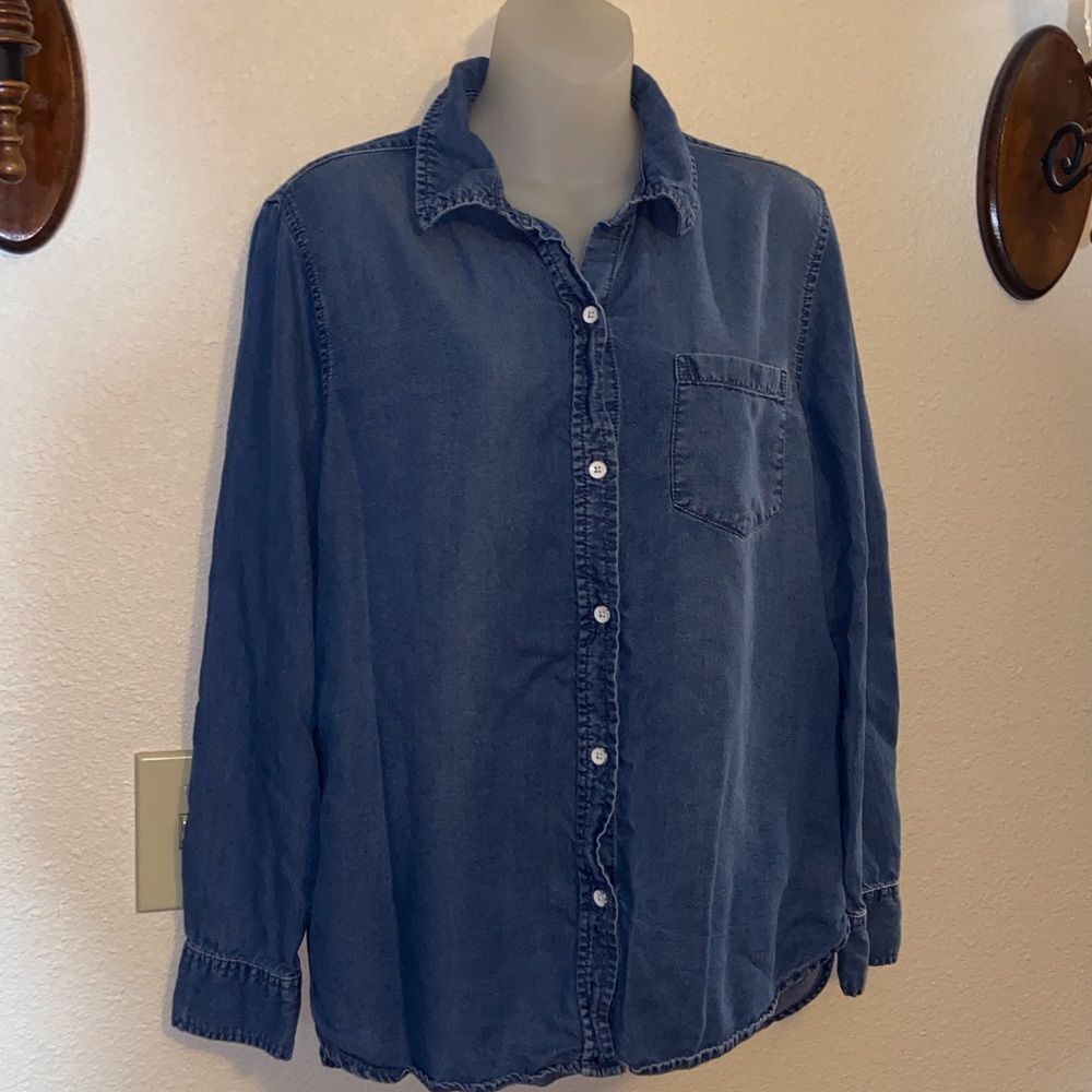 Lola River Casual Women’s 
Denim Button-Down Shirt Size L